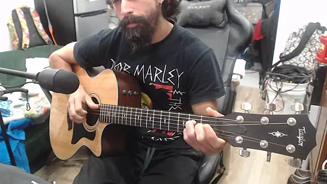Snapshot of Stringin69 chatting on 06.04.26 Stringin69 online show from 06.04.26