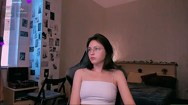 yourlovelystreamer online show from 09.28.25