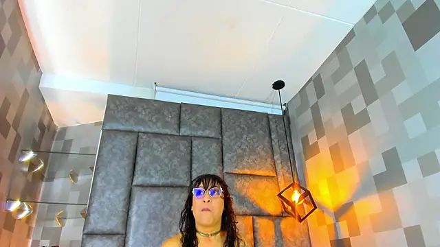 Jenni Zeller online show from 10.07.25