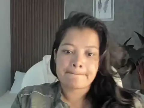 Scarletth Moon online show from 10.30.25