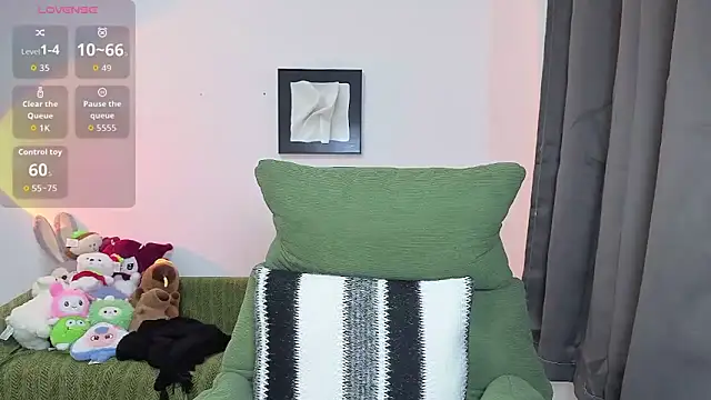 Snapshot of Boa0105 chatting on 10.09.25 Boa0105 online show from 10.09.25