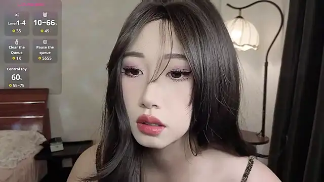 Snapshot of Boa0105 chatting on 10.28.25 Boa0105 online show from 10.28.25