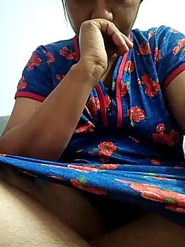 Snapshot of hottie_jenny9 chatting on 09.14.25 hottie jenny9 online show from 09.14.25