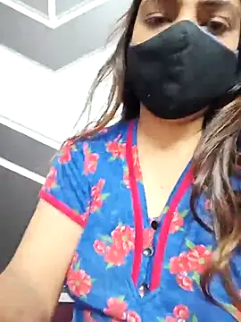 Snapshot of hottie_jenny9 chatting on 10.05.25 hottie jenny9 online show from 10.05.25