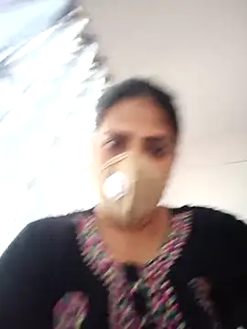 Snapshot of hottie_jenny9 chatting on 10.28.25 hottie jenny9 online show from 10.28.25