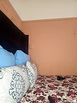 Snapshot of MilfBoobsxx chatting on 10.23.25 MilfBoobsxx online show from 10.23.25