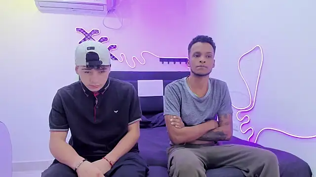 Dinasty Moon  online show from 09.17.25