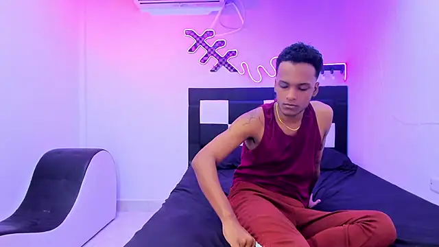 Dinasty Moon  online show from 09.29.25