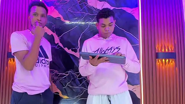 Dinasty Moon  online show from 10.11.25