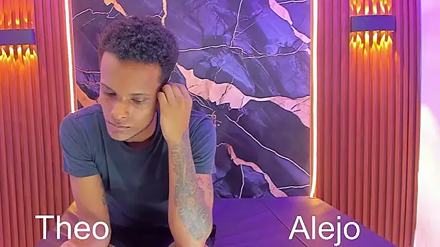 Dinasty Moon  online show from 10.12.25