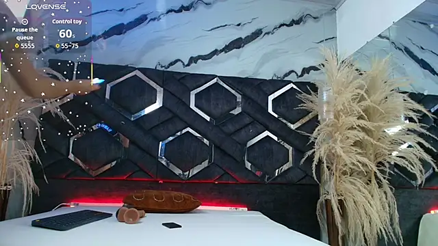 Amy Dowson online show from 11.07.25