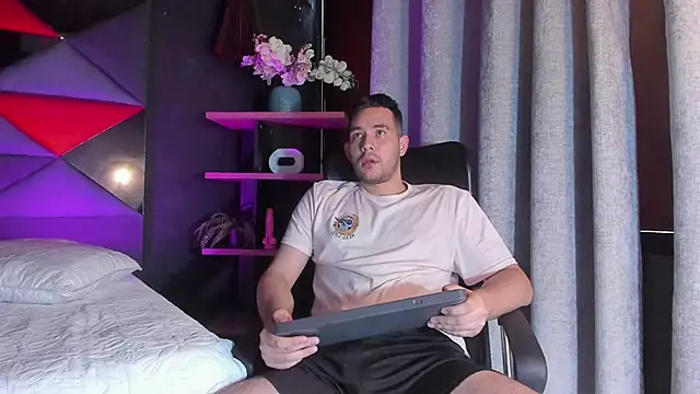 Snapshot of matti_de_lucaa chatting on 09.09.25 matti de lucaa online show from 09.09.25