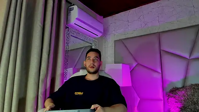 Snapshot of matti_de_lucaa chatting on 09.12.25 matti de lucaa online show from 09.12.25