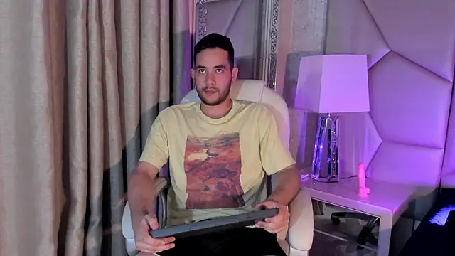 Snapshot of matti_de_lucaa chatting on 09.13.25 matti de lucaa online show from 09.13.25