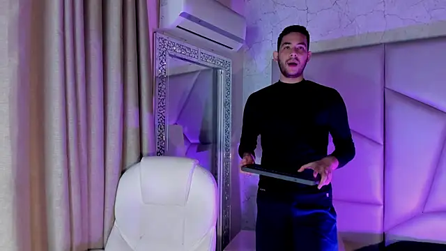 Snapshot of matti_de_lucaa chatting on 09.15.25 matti de lucaa online show from 09.15.25