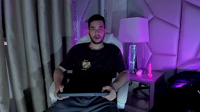 Snapshot of matti_de_lucaa chatting on 09.17.25 matti de lucaa online show from 09.17.25