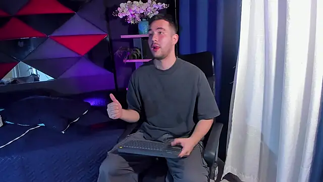 Snapshot of matti_de_lucaa chatting on 09.26.25 matti de lucaa online show from 09.26.25