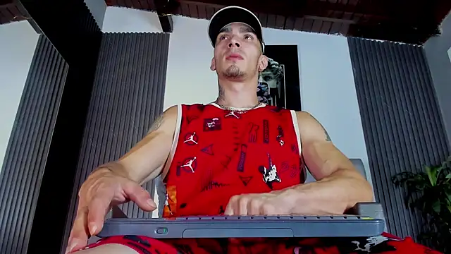 Snapshot of John_Apolo1 chatting on 09.16.25 John Apolo1 online show from 09.16.25