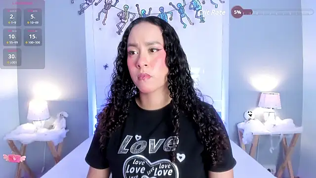 EverlyMooree online show from 10.30.25