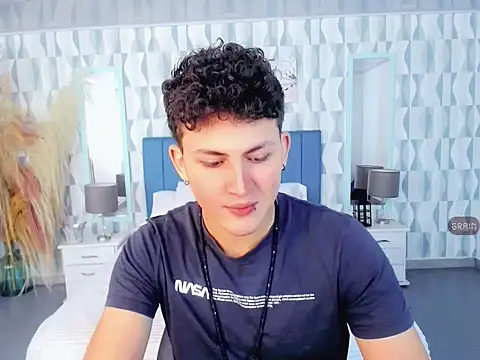 Axel savage online show from 10.27.25