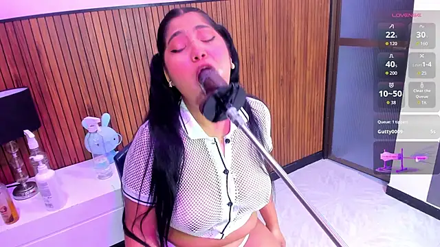 Snapshot of mysticlatina1 chatting on 10.17.25 mysticlatina1 online show from 10.17.25