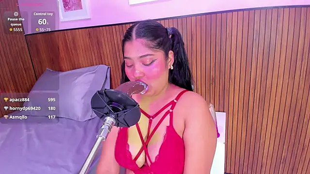 Snapshot of mysticlatina1 chatting on 10.19.25 mysticlatina1 online show from 10.19.25