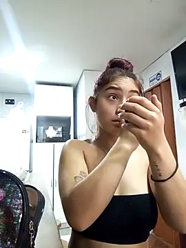 Lia Teen online show from 10.29.25