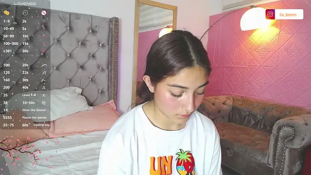 Lia Teen online show from 11.07.25