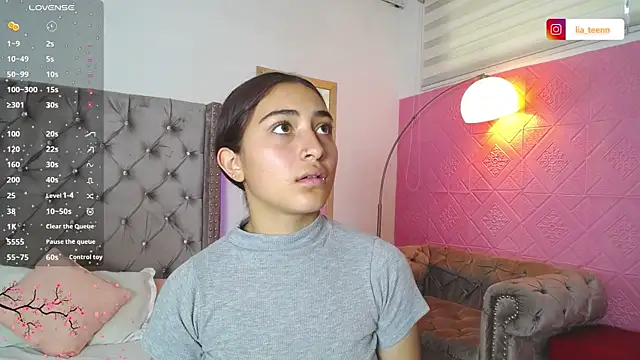 Lia Teen online show from 11.10.25