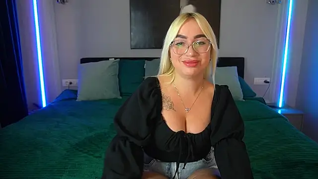 MariellaVV online show from 09.11.25