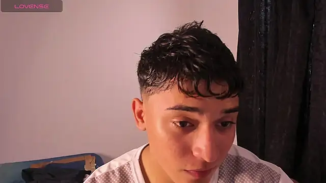 Austin Cardieff  online show from 11.04.25