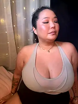 RealLifeWaifu online show from 09.24.25