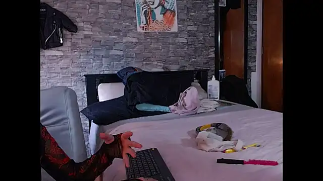 Inferno Molly online show from 02.18.26