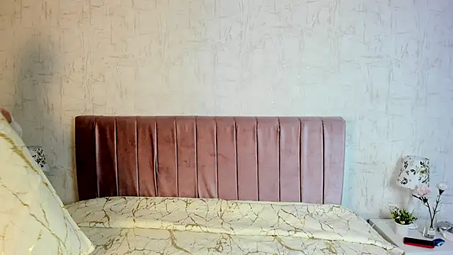 RobinBennett online show from 11.23.25