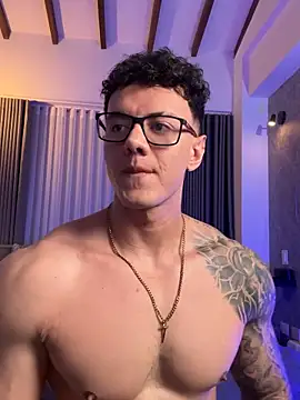 Snapshot of Thomas_Falcon chatting on 10.03.25 Thomas Falcon online show from 10.03.25