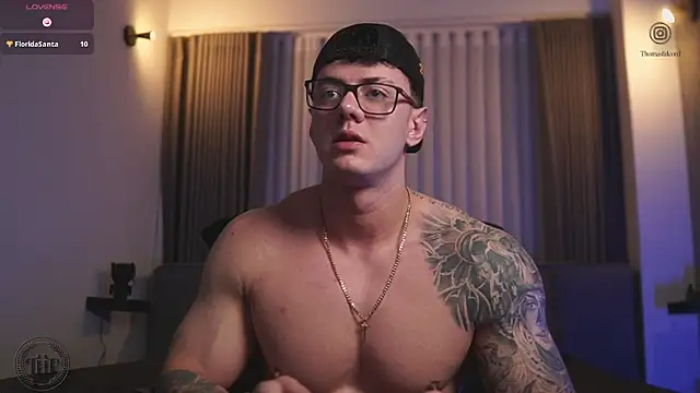 Snapshot of Thomas_Falcon chatting on 11.01.25 Thomas Falcon online show from 11.01.25