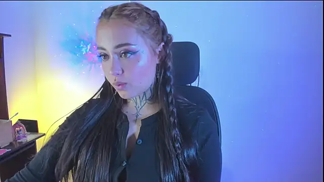 Snapshot of SofiaBermudez chatting on 11.06.25 SofiaBermudez online show from 11.06.25