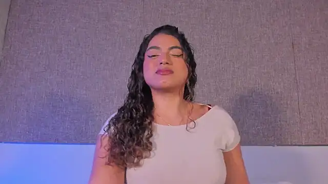 Salomeferreira  online show from 10.14.25