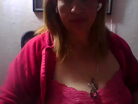 Snapshot of ROOMIINA chatting on 10.15.25 ROOMIINA online show from 10.15.25