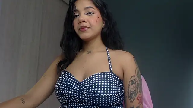 Snapshot of ObeyVal chatting on 09.26.25 ObeyVal online show from 09.26.25