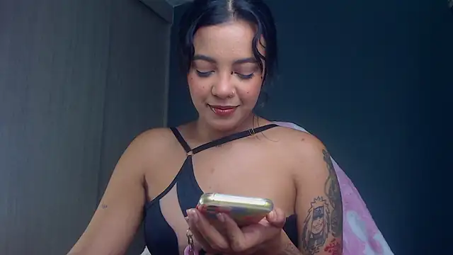 Snapshot of ObeyVal chatting on 10.01.25 ObeyVal online show from 10.01.25