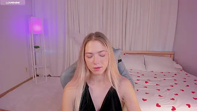 Susan Mimi online show from 10.15.25