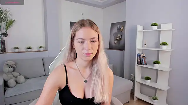 Susan Mimi online show from 10.18.25