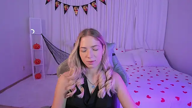 Susan Mimi online show from 10.28.25