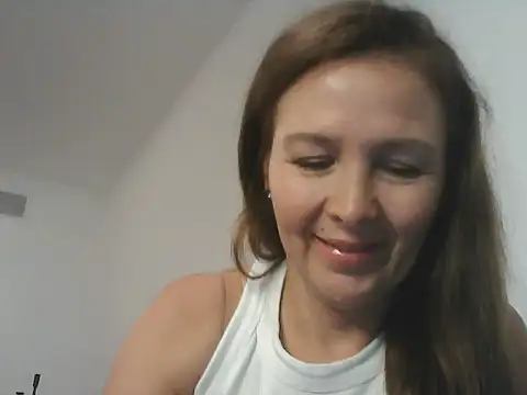 Snapshot of Avelinii chatting on 05.23.26 Avelinii online show from 05.23.26