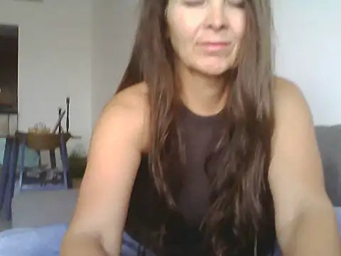 Snapshot of Avelinii chatting on 05.28.26 Avelinii online show from 05.28.26
