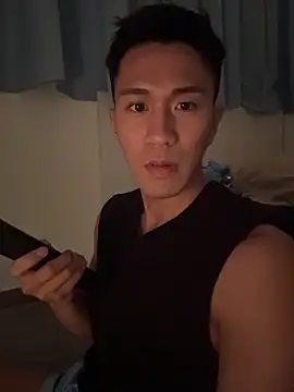 Snapshot of gooodboiii chatting on 11.10.25 gooodboiii online show from 11.10.25