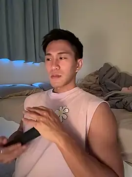 Snapshot of gooodboiii chatting on 11.22.25 gooodboiii online show from 11.22.25