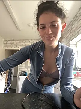 Camwithchlox online show from 09.17.25