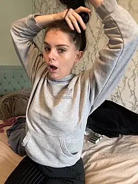 Camwithchlox online show from 10.19.25